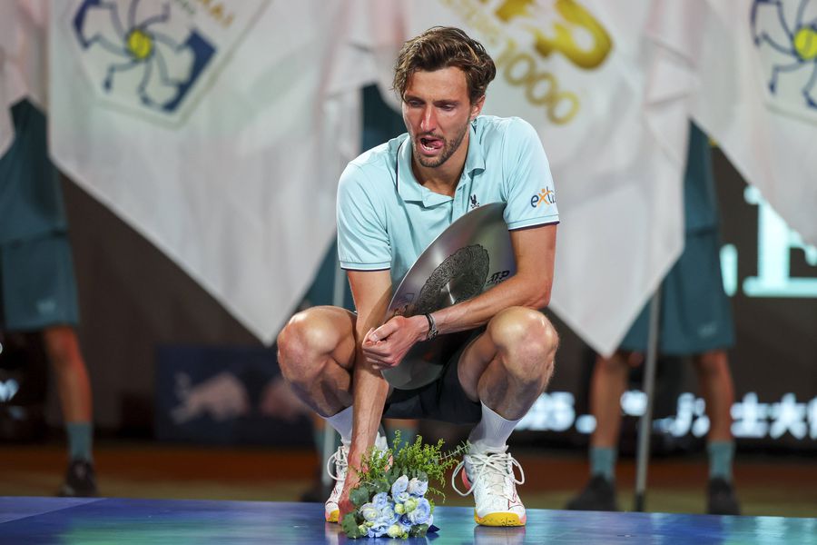 Arthur Rinderknech was extremely tired after the final photo Imago Images Arthur Rinderknech, the winner of the Tinii Summers in Shanghai: