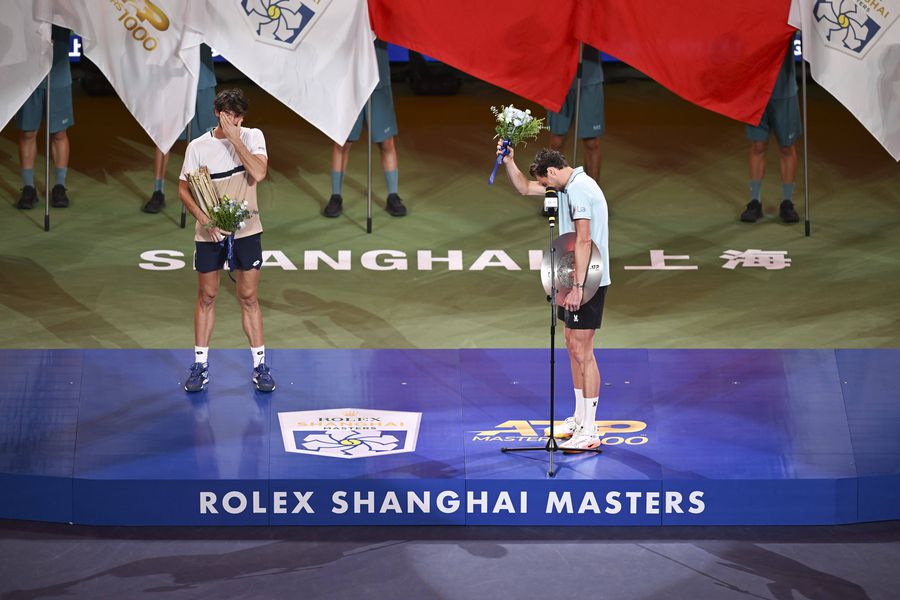 Arthur Rinderknech and Valentin Vacherot at the awards ceremony when the emotions were visible photo Imago images Arthur Rinderknech, the winner of the Tinii Summers in Shanghai: