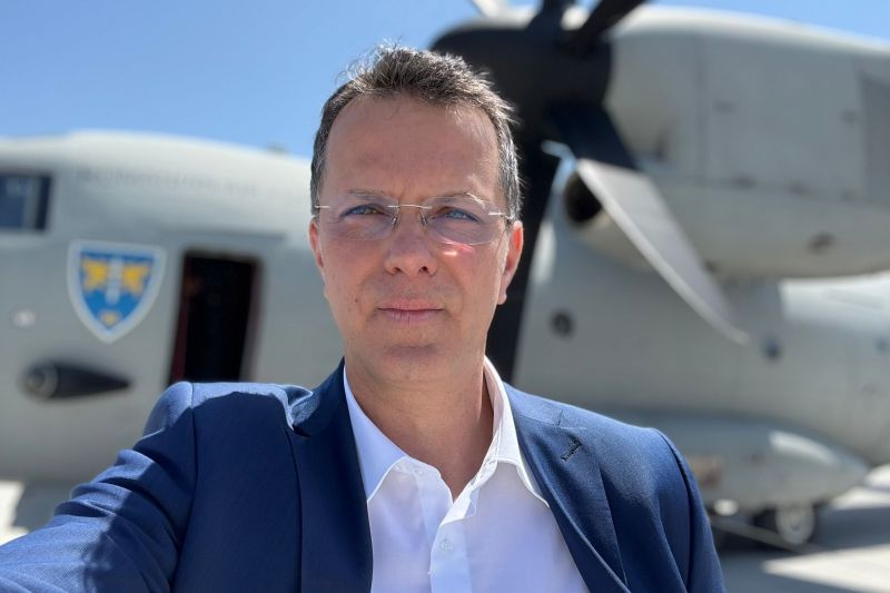 How does the Minister of Defense explain that he did not make public the US decision regarding the withdrawal of some soldiers from Romania, although he knew about it since Monday