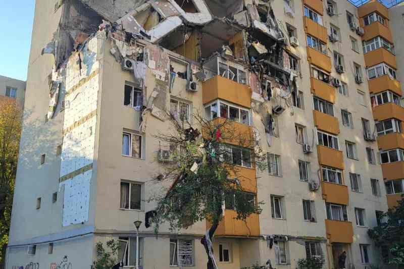 PHOTO Images of the building in Rahova that was affected by the explosion / Several apartments were completely destroyed