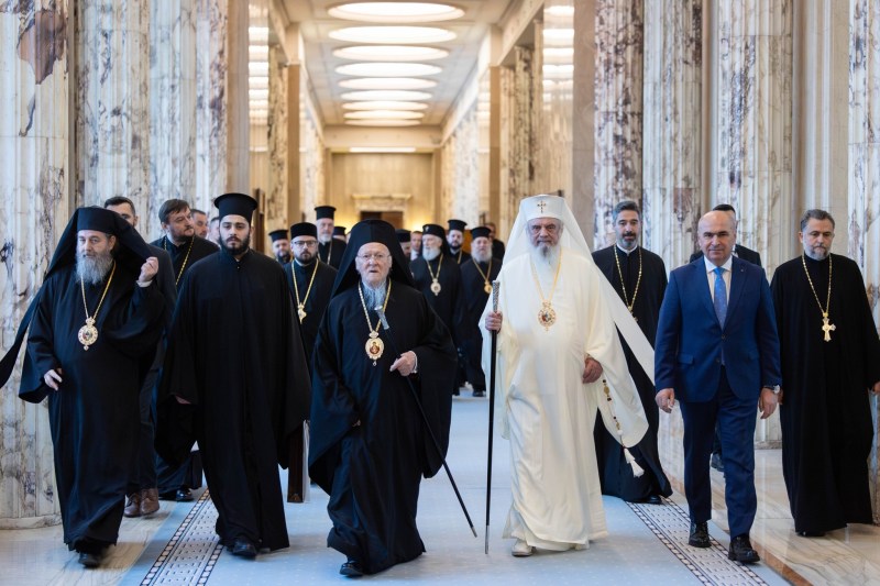 VIDEO Patriarch Bartholomew I, received at the Victoria Palace, together with His Beatitude Father Daniel / Ilie Bolojan: 