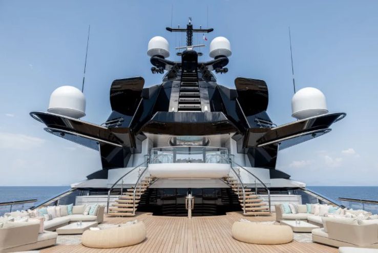 Images of the super-luxury yacht of Fulham boss Shahid Kahn / Photo: X