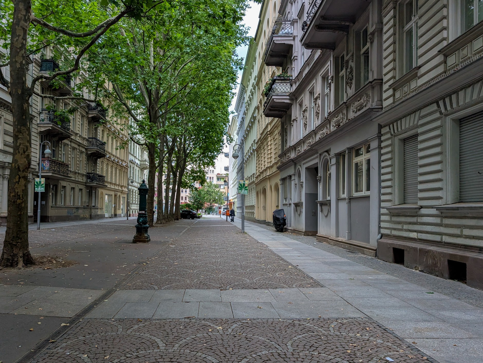 Tenement houses in Berlin (illustrative photo)