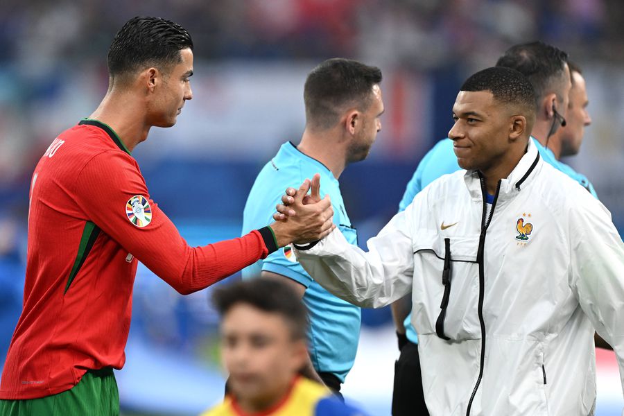 Kylian Mbappe and Cristiano Ronaldo. Photo: Imago Images Kylian Mbappe named the footballer whom he considers a model:
