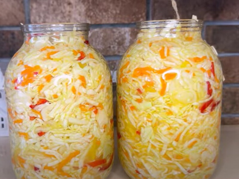 Everyone prepares this vegetable salad for the winter in 15 minutes. Do the same - and the cabbage will be juicy and crispy