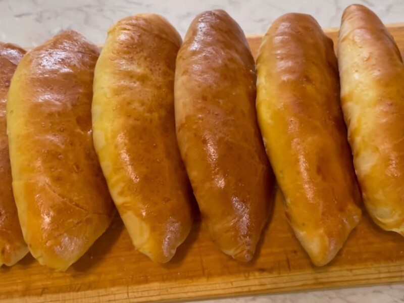 These amazing pies are made in a bakery, but with this recipe you can even bake them at home