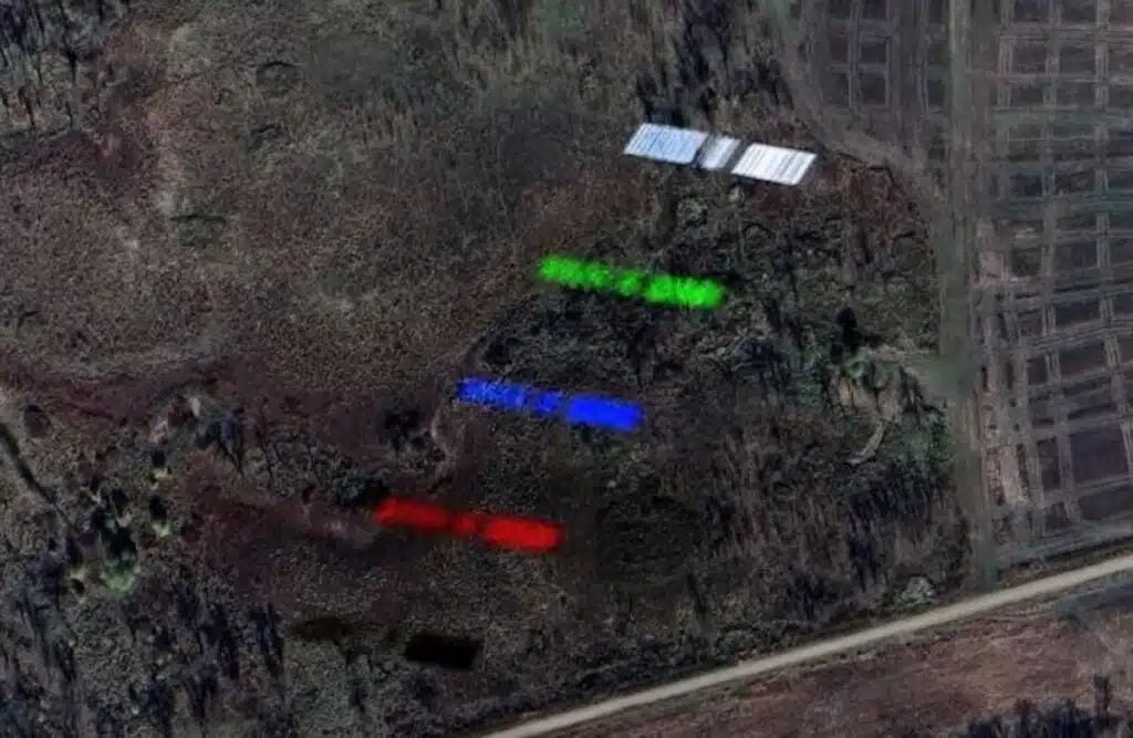 A Google Earth user has discovered a rare image of a satellite from orbit. What's unusual about it? photo 1