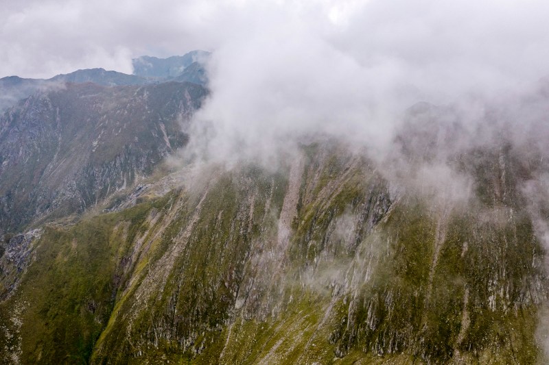 Serious accident in the Făgăraş Mountains. Three men slid hundreds of meters down a steep slope