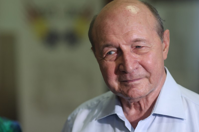 Traian Basescu: What happens to this government is comical. I invented a new institution