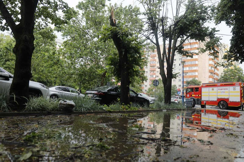 The situation in the country after 48 hours of rain and vigils. Firefighters intervened in dozens of localities / persons evacuated and a closed road in Constanța County