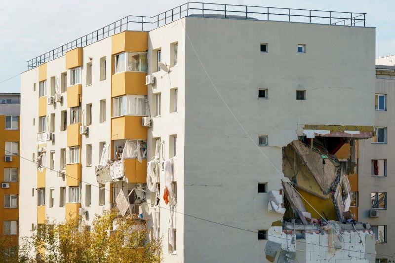 Explosion in a block of flats in the Rahova district. Inquam Photos / Tudor Pană