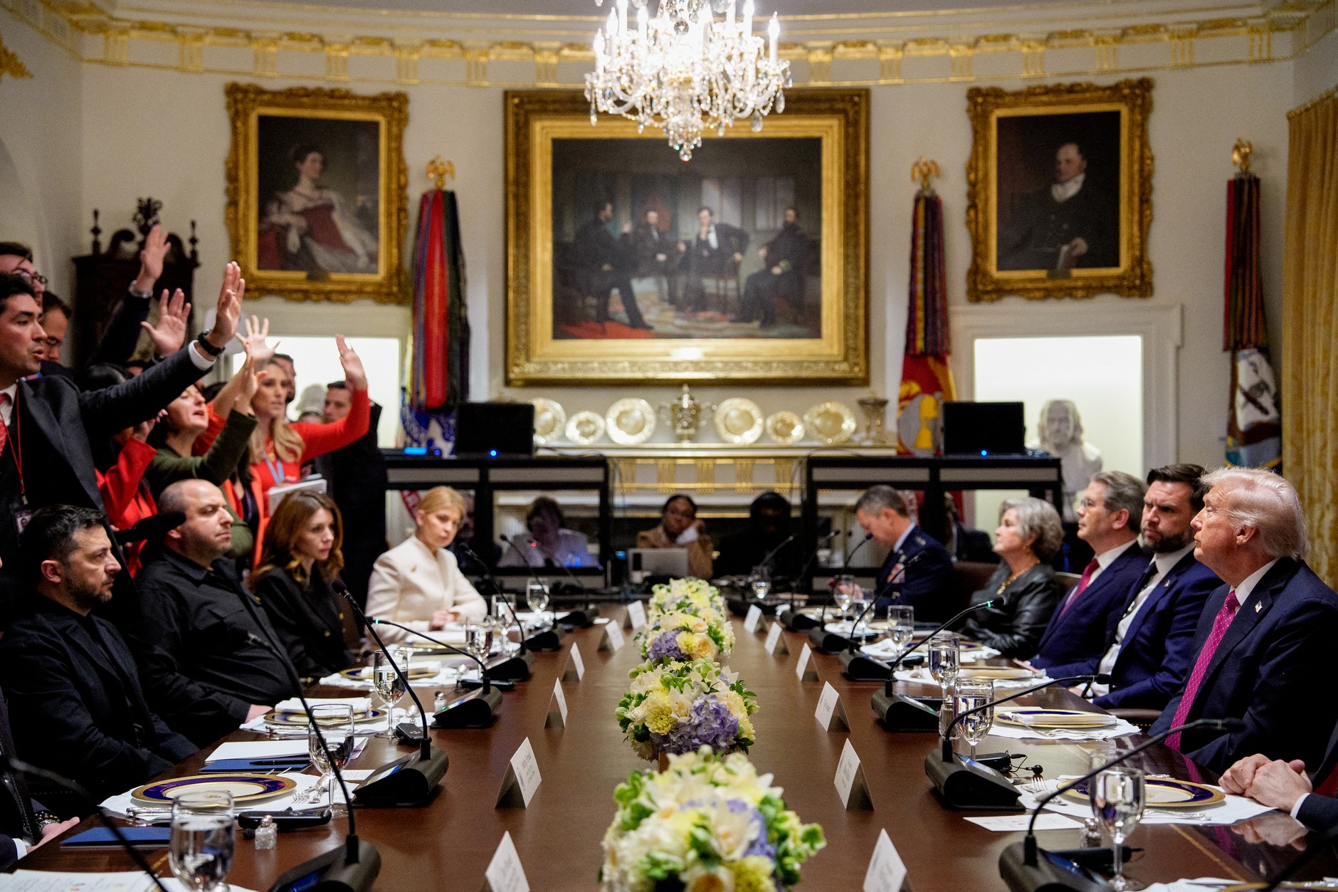 Volodymyr Zelensky with Donald Trump and their delegations in Washington, October 17, 2025.