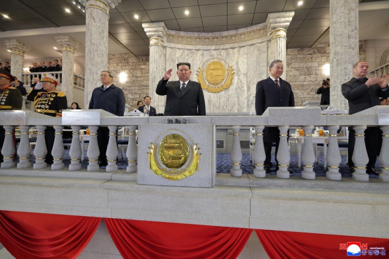 PhotoGalerie Kim Jong Un revealed in front of Dmitri Medvedev and Li Qiang North Korean's most powerful weapon