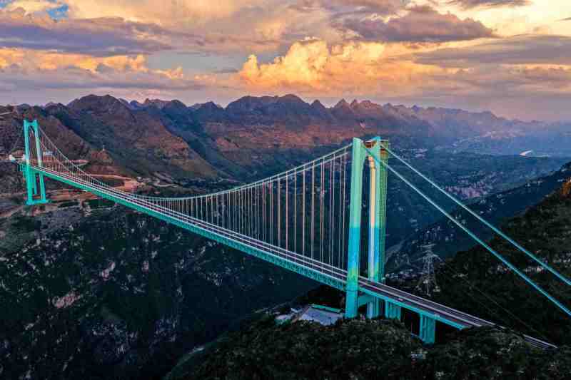 Photo/video the highest bridge in the world has been inaugurated. Built in less than four years reduce travel time from two hours to two minutes