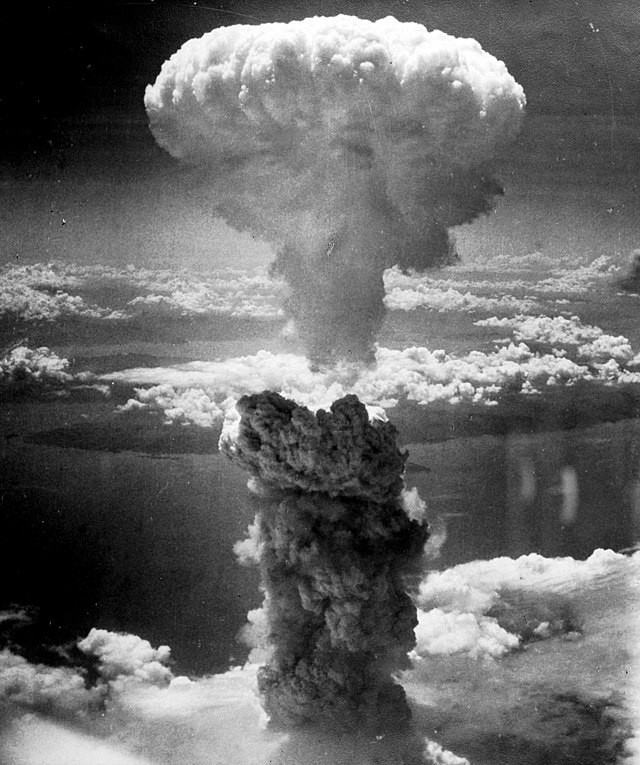 Eksplozja bomby atomowej nad Nagasaki, 9 sierpnia 1945 r.