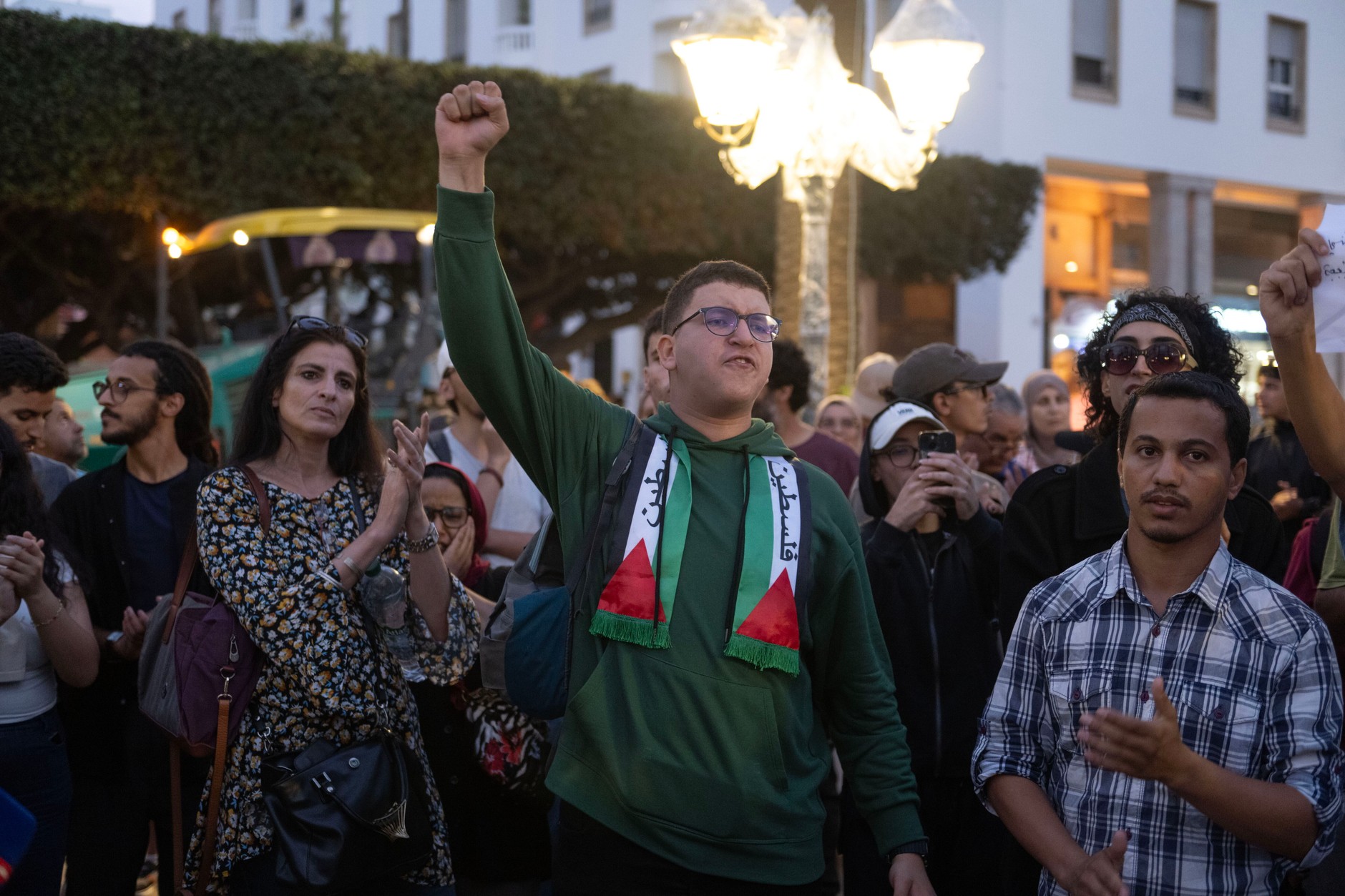 Protest in the discount 