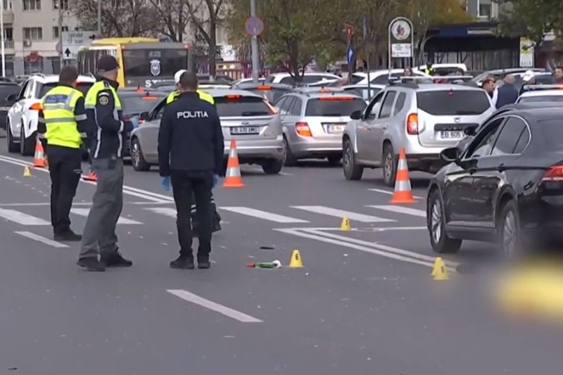 A mother and her baby in the stroller, hit by the car on a pedestrian crossing / woman died, and the child is at the hospital