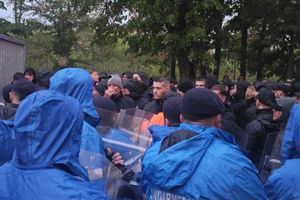 Beating between the Gendarmerie and the Swiss radical ultras before FCSB - Young Boys »Orders used tear gas