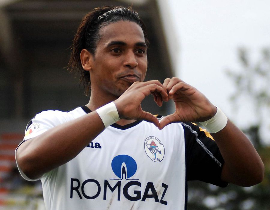 How did Caio Ferreira come, 