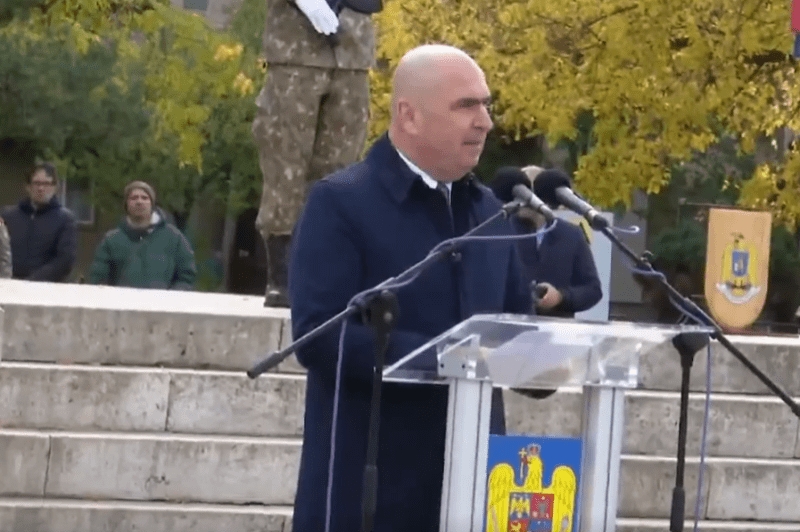 VIDEO Ilie Bolojan, booed at Carei, on Army Day: 