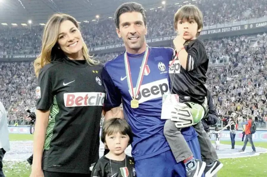 Buffon's ex -wife was the coach of his boys: 