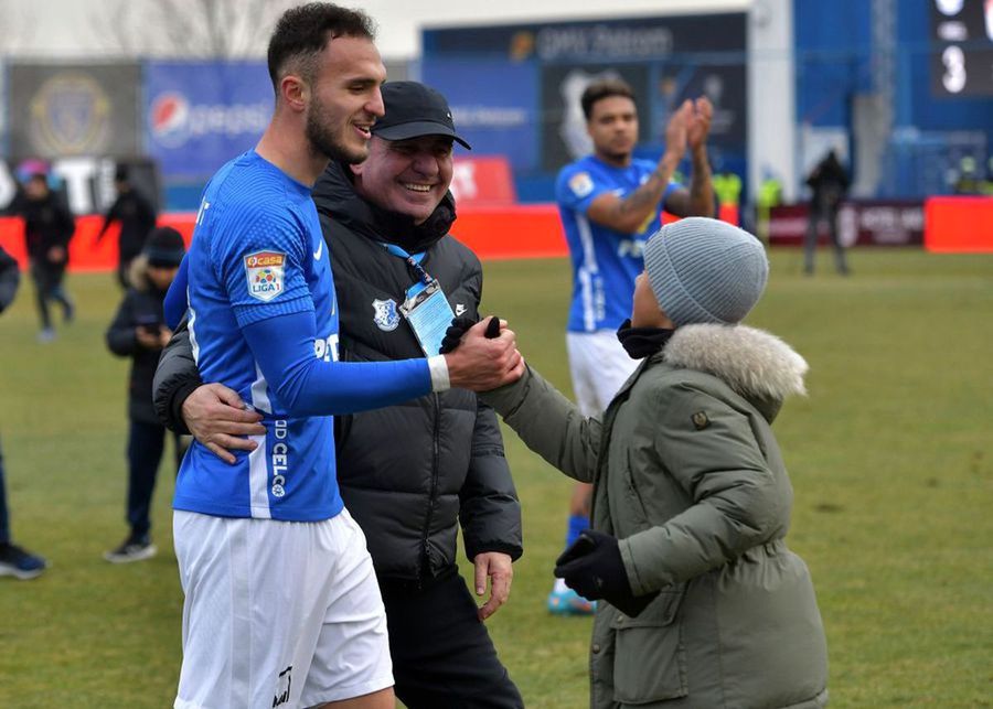 Gică Hagi și Virgil Ghiță / foto: Imago Images „Îl luăm acasă și ne apucăm de carte!” » Interviu emoționant și episoade povestite în premieră de tatăl lui Virgil Ghiță: „Să-l mint? Să-i fac un rău? Nu există!”