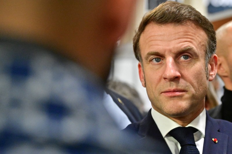 The political crisis in France extends. Macron did not get the left support for the future government.