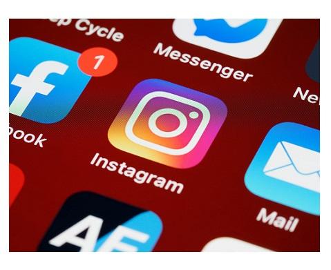 Social Media - 2022, Photo: @ Brett Jordan | Pexels.com
