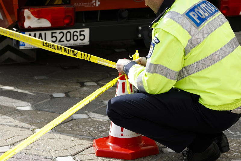 Police at the scene of an accident, Photo: Inquam Photos / Cornel Putan
