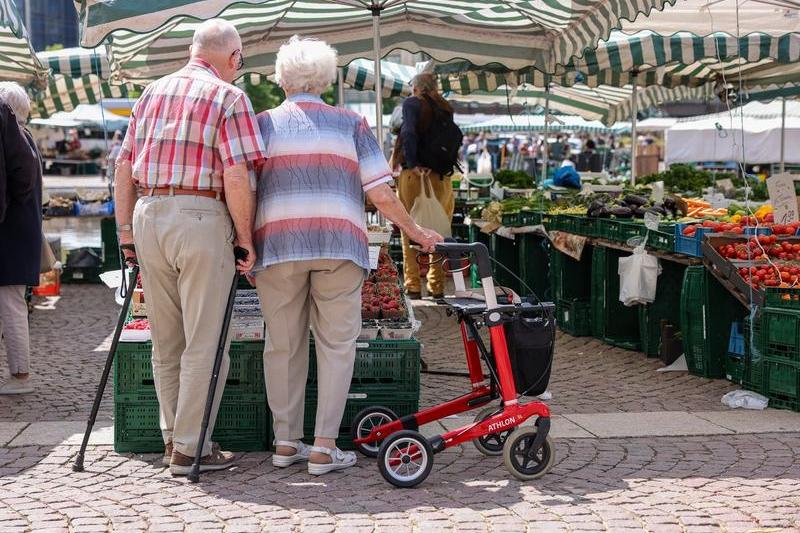 Pensioners, photo: Jan Woitas / DPA / Profimedia