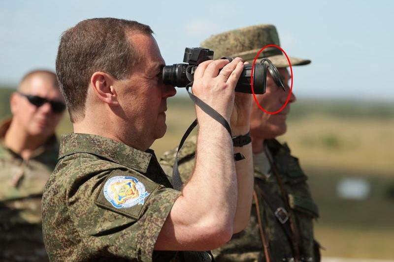 Dmitri Medvedev in one of the official photos that the Russian press took of him after the start of the invasion in Ukraine, Photo: Ekaterina Shtukina / Sputnik / Profimedia Images