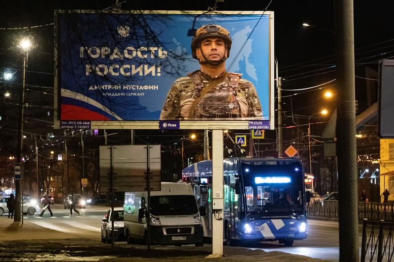 A poster for military recruitment in St. Petersburg, Photo: Artem Priakhin / Zuma Press / Profimedia