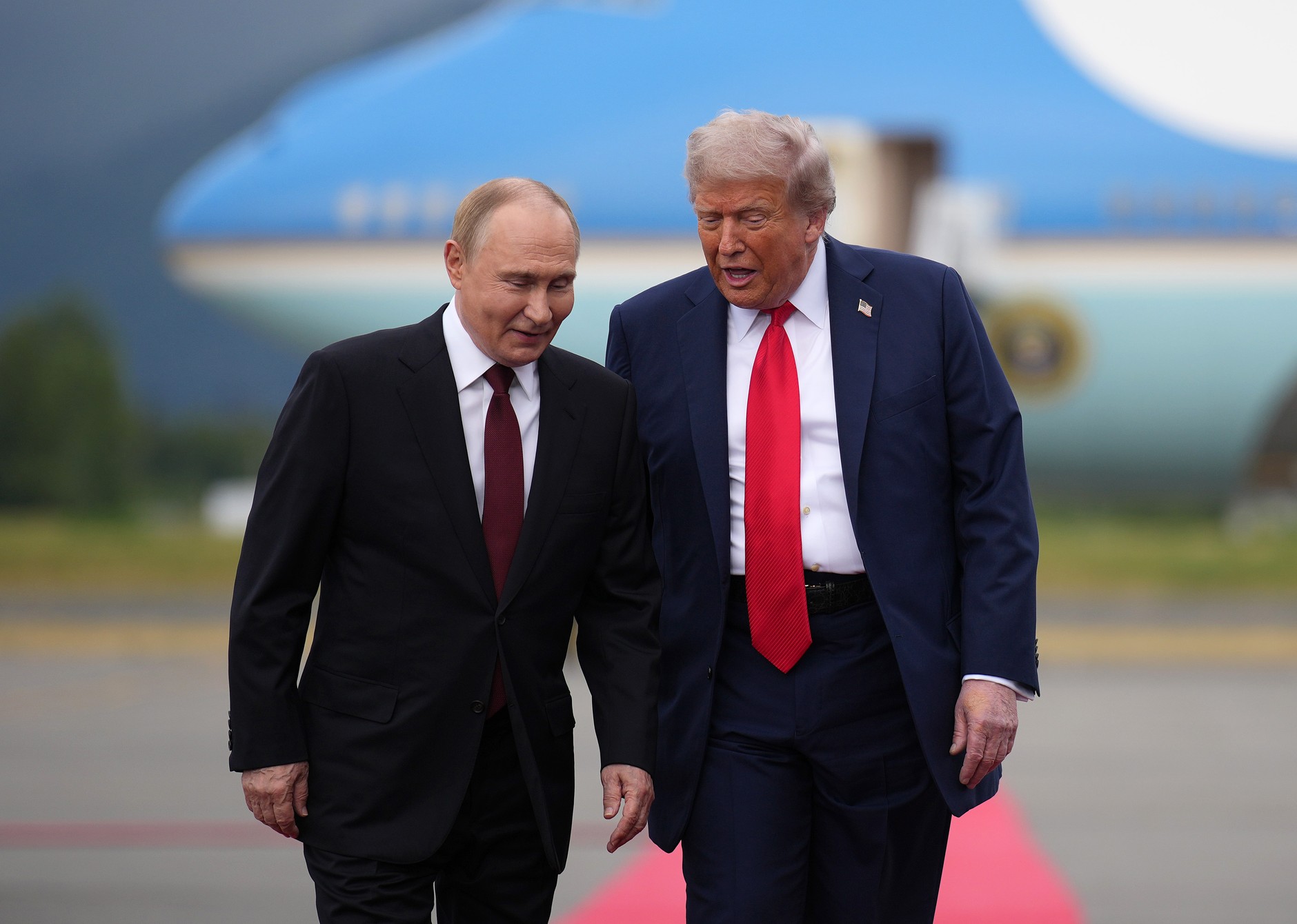 Vladimir Putin and Donald Trump in Alaska, August 15, 2025 (illustrative photo)
