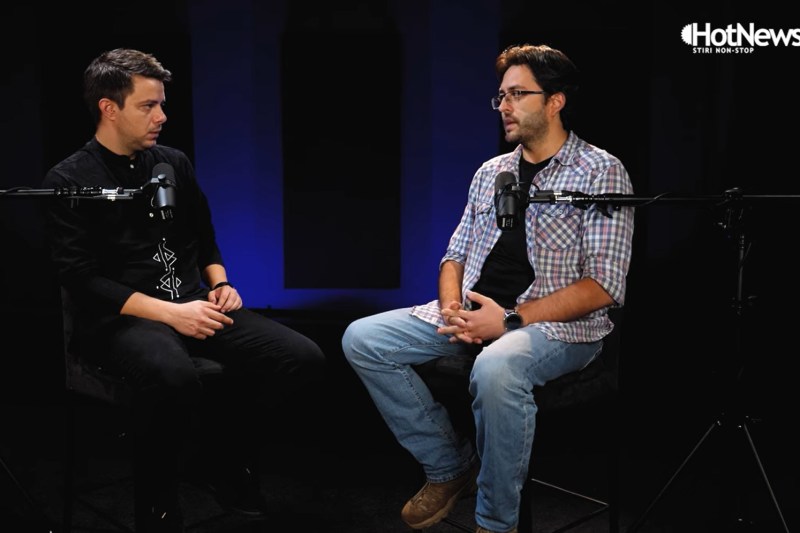 Laurentiu Ungureanu and Victor Cozmei in the HotNews studio