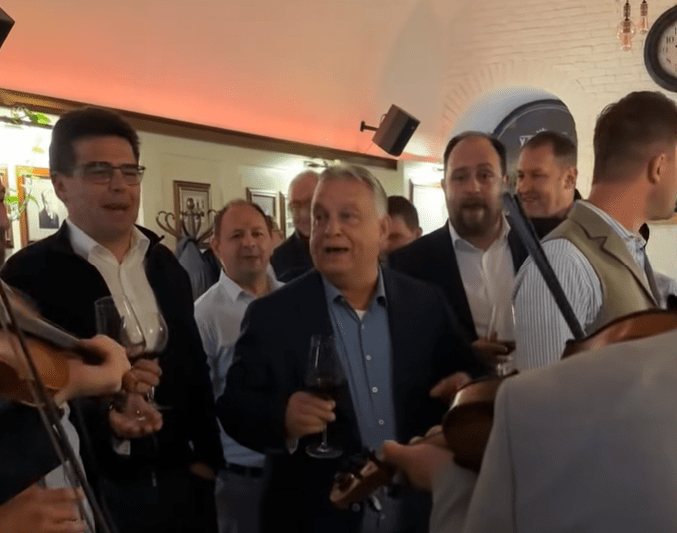 Viktor Orban video, filmed while singing in a restaurant in Cluj-Napoca.