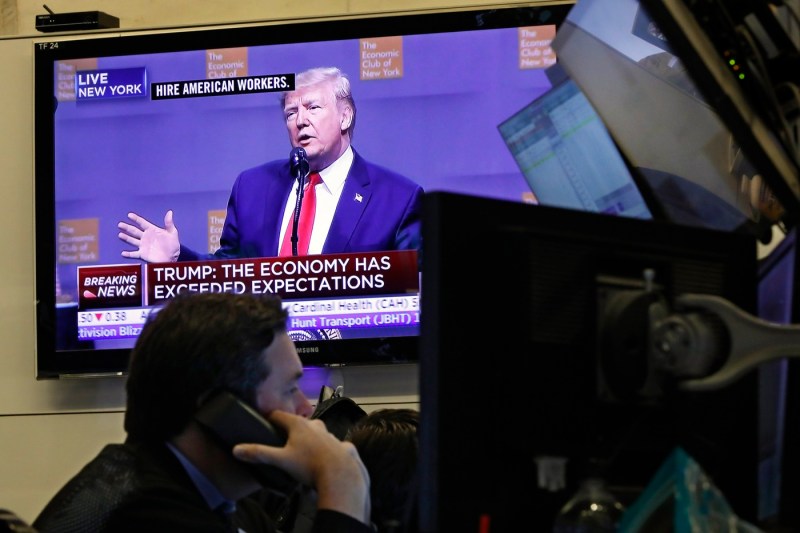 The American scholarship collapses after Trump threatened with huge rates for China