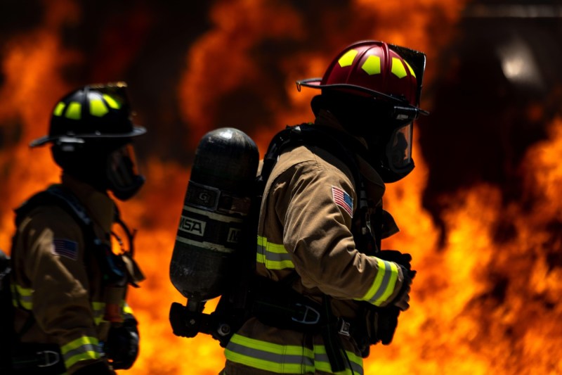 Video devastating explosion at an explosive factory in Tennessee, USA. More dead and missing