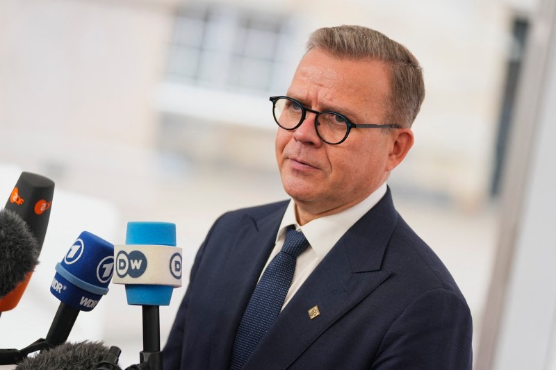 A neighboring country of Russia wants the EU to become a military power.
