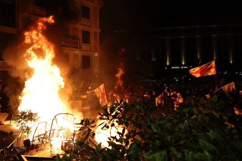 PHOTO VIDEO Violent protests in Georgia. The protesters tried to enter the presidential palace in Tbilisi / law enforcement have responded with water cannons