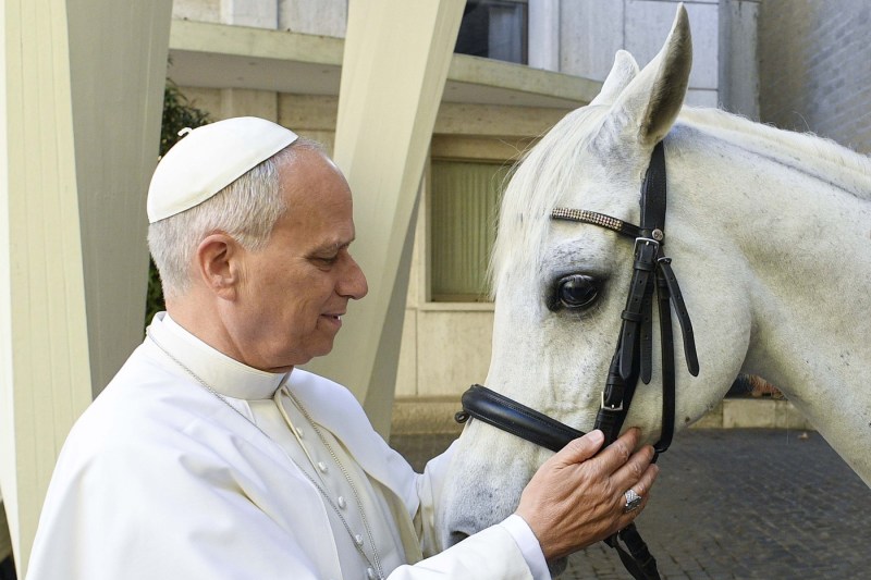Video the unique gift received by Pope Leon. 