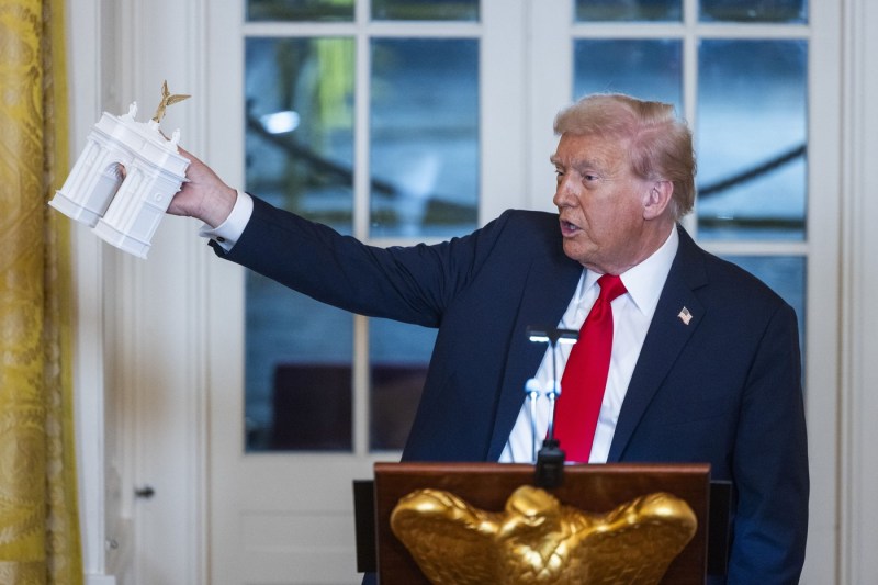 Trump wants to erect a triumphal arch in Washington.