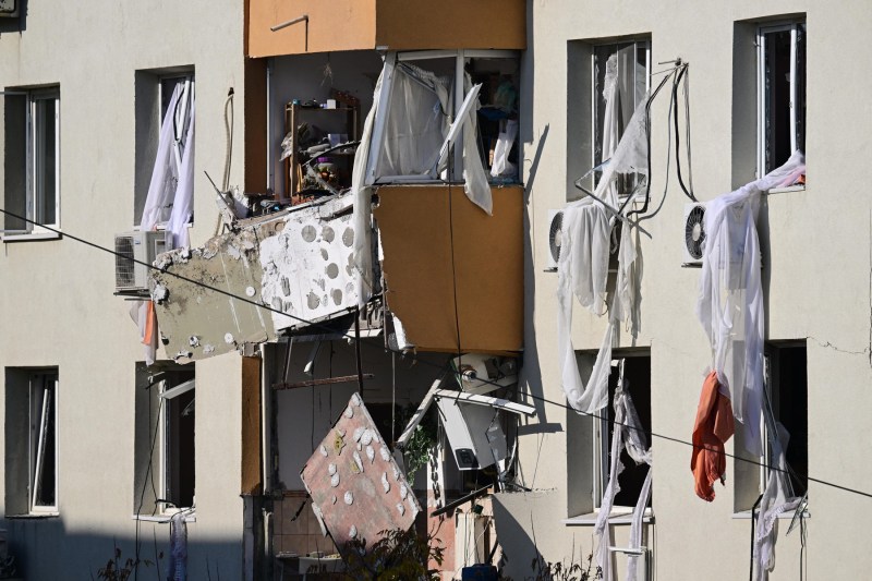 Explosion in a block of flats in the Rahova neighborhood. Photo: Daniel MIHĂILESCU / AFP / Profimedia