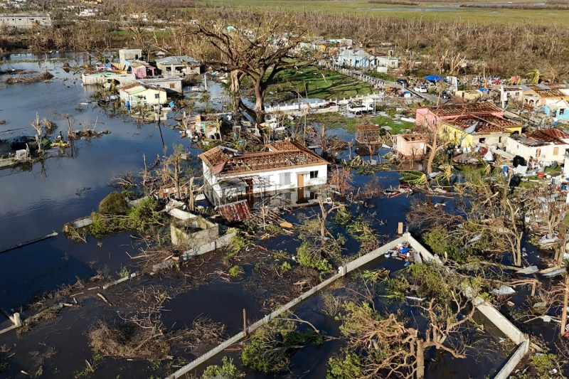 Hurricane Melissa hits yet another Caribbean country. Winds of 165 km/h are expected