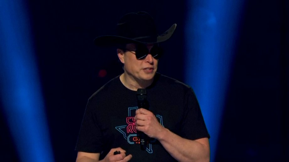 Elon Musk's ambitions reach Mars