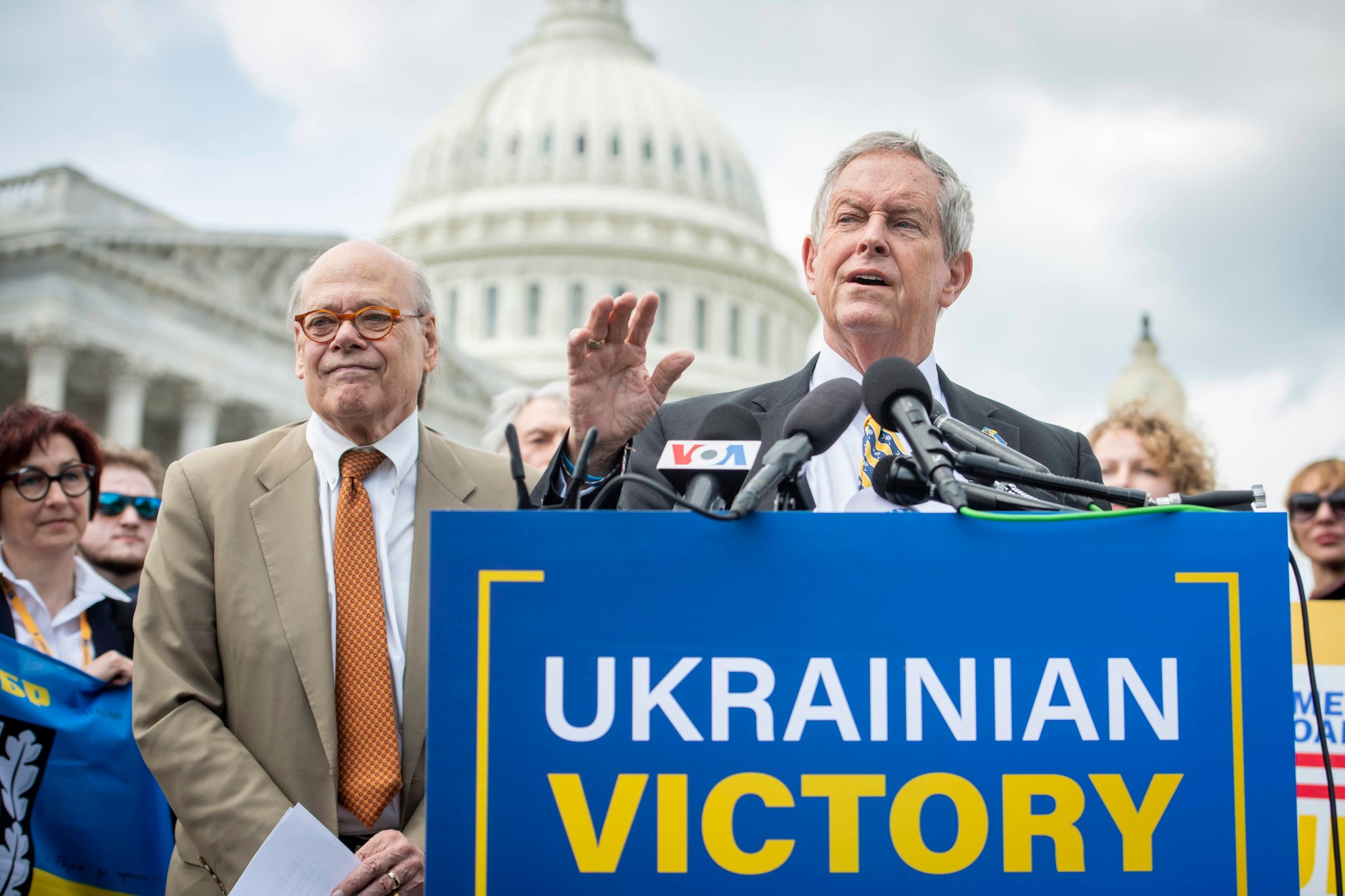 Congressmen Joe Wilson (at the microphone) and Steve Cohen during a pro-Ukraine press conference on Capitol Hill. Washington, April 25, 2023