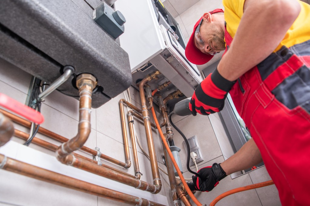 Checking the natural gas installation. Photo: House © Welcomia | Dreamstime.com