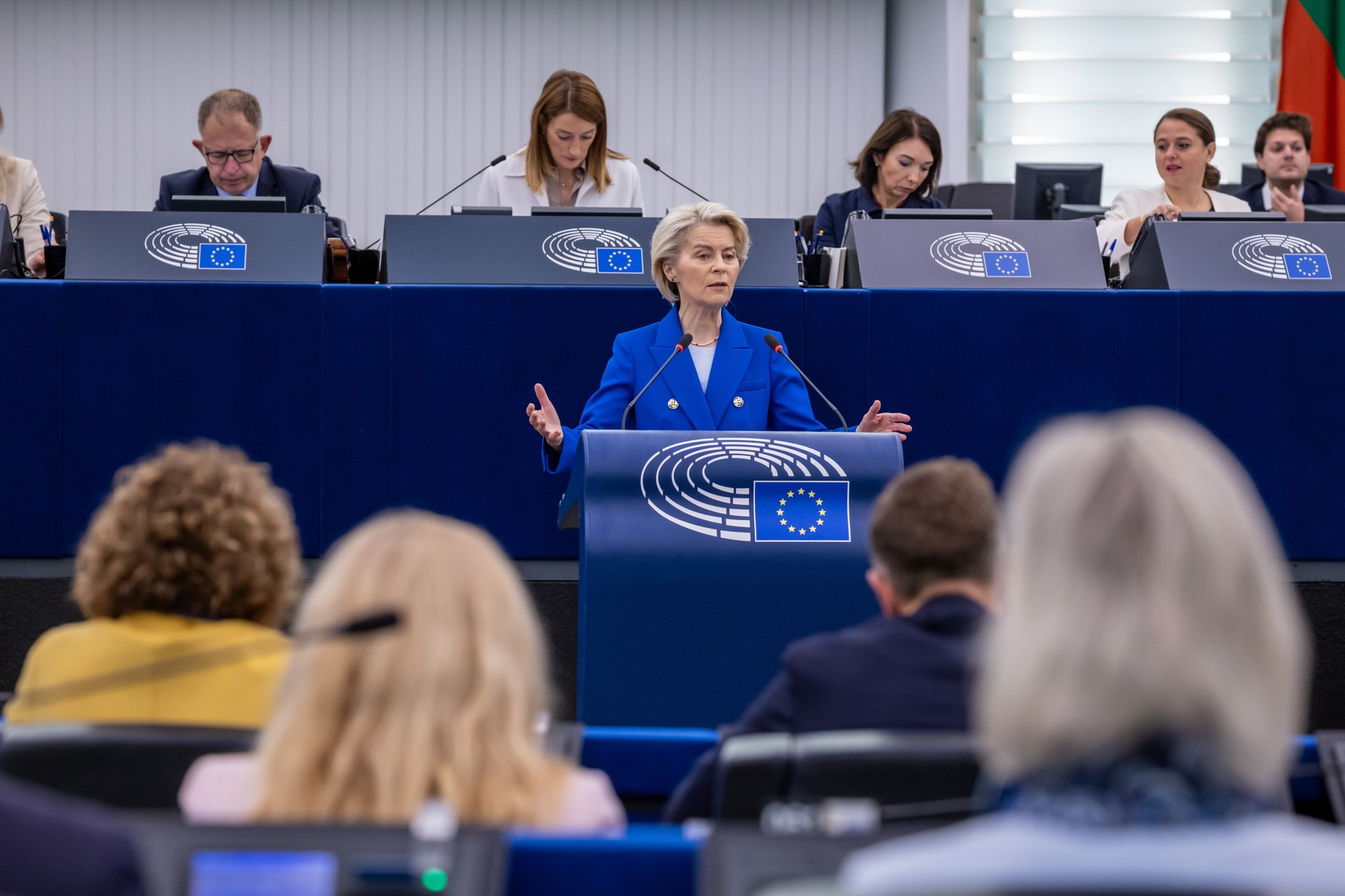 President of the European Commission Ursula von der Leyen (Ś) speaking during the debate on the topic "A united response to Russia's violations of EU airspace and infrastructure" at the European Parliament in Strasbourg, France, on October 8, 2025.