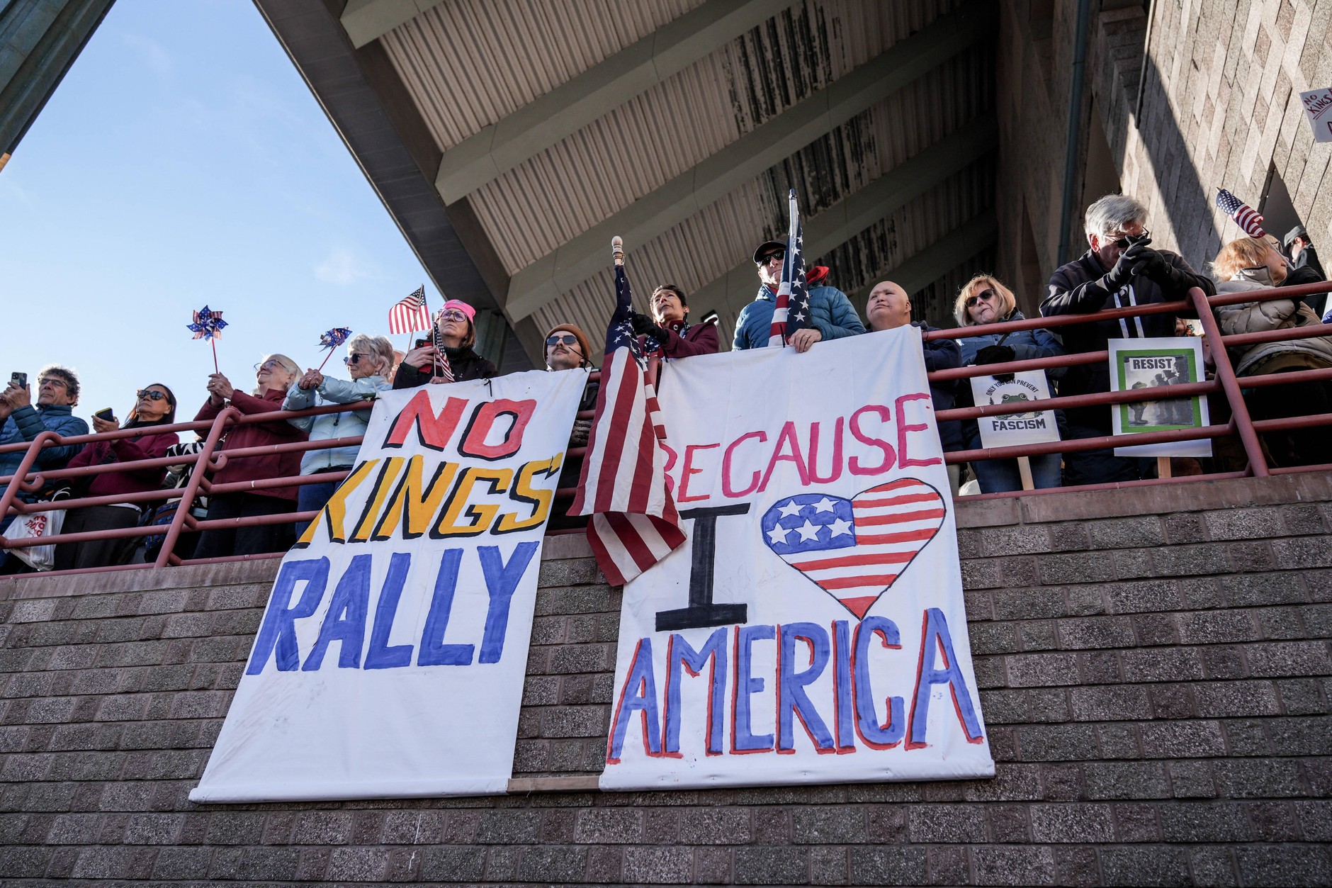 Protest "Come on Kings" in defense of democratic values ​​and constitutional rule. Anchorage, October 19, 2025