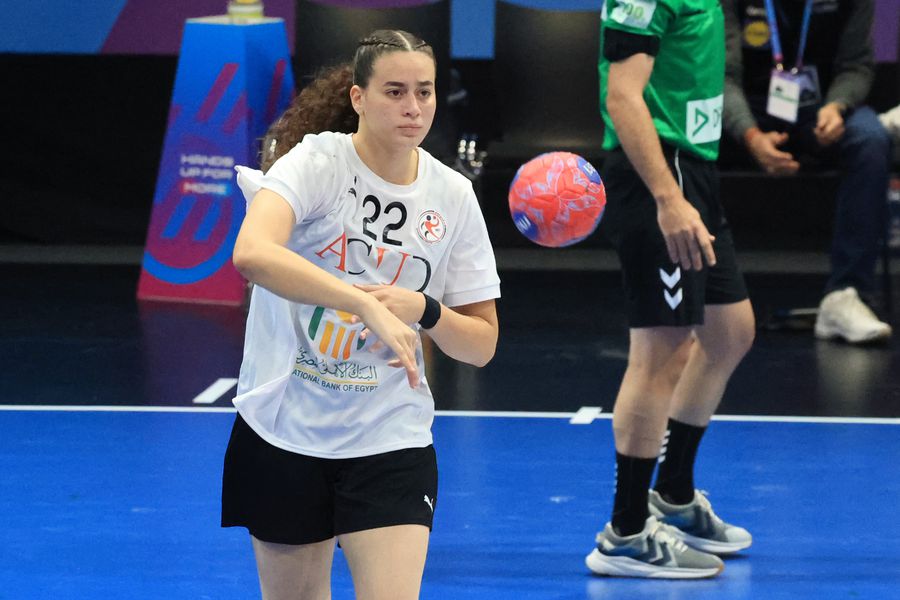 Touka Gadallah / Images from the match Austria - Egypt 29-20 PHOTO: Ionuţ Iordache (GSP) The Egyptian national team was no laughing matter in the first match ever played at the Women's Handball World Championship! GSP witnessed a historic moment