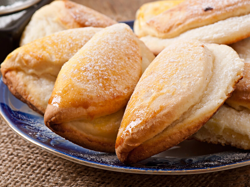 Prepare the filling according to this recipe - and the juicers will turn out incredibly tender and tasty